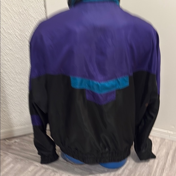 Vintage Veda 90s Black Jacket with Purple and Blue Highlights - Picture 6 of 7